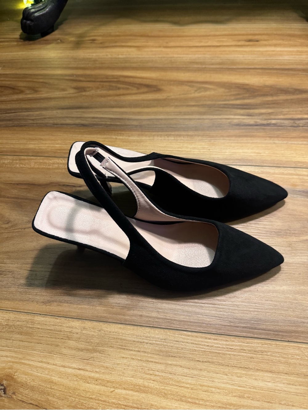 Pointed Black Slingback Flats - Sleek Everyday Heels